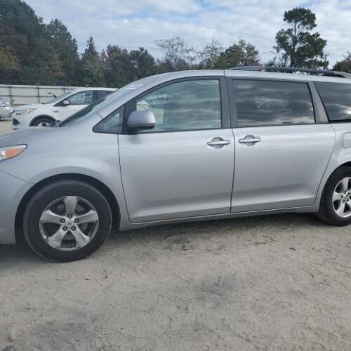 2015 TOYOTA SIENNA RADIATORS – 1003258990